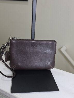 COACH Brown Smooth Leather Vintage Wristlet GUC